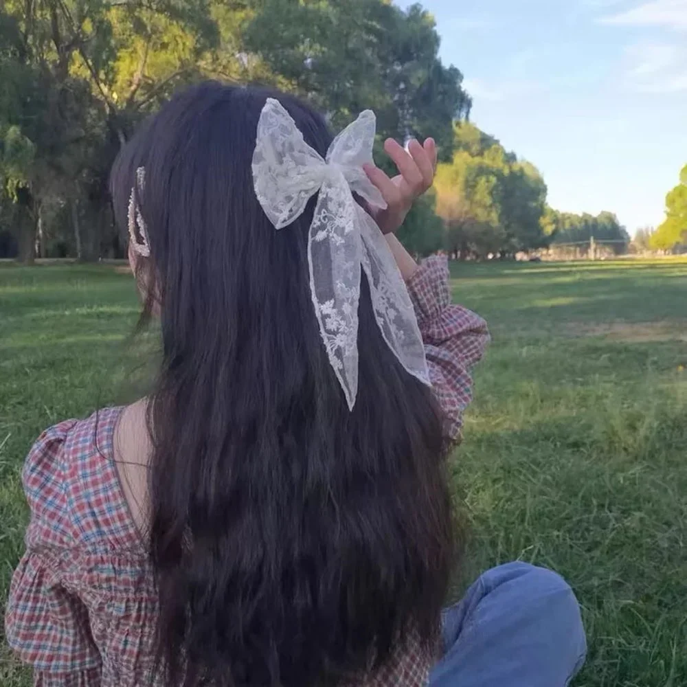 White Lace Bow Floral Embroidery Hair Clip - Picture 4 of 7